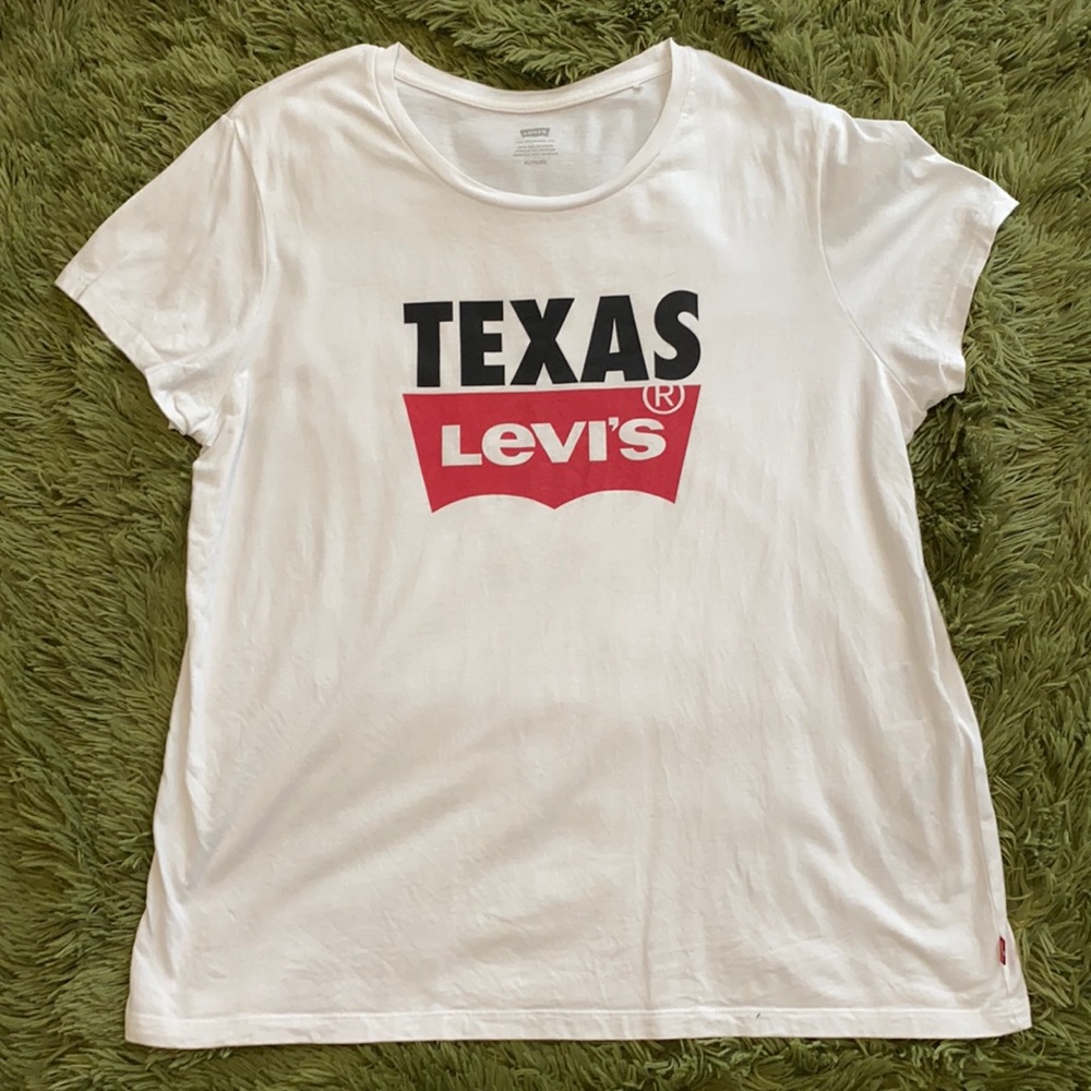 Levi’s T-shirt